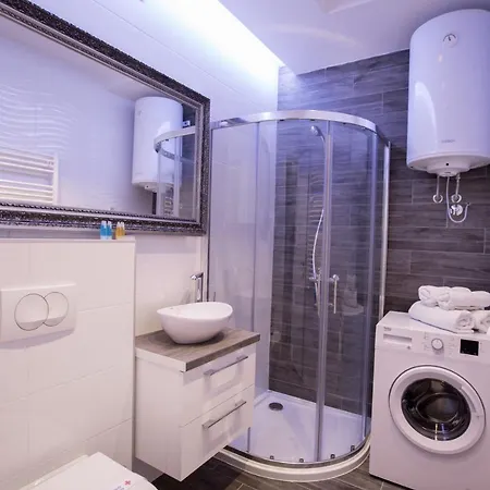 Exclusive And Apartment *