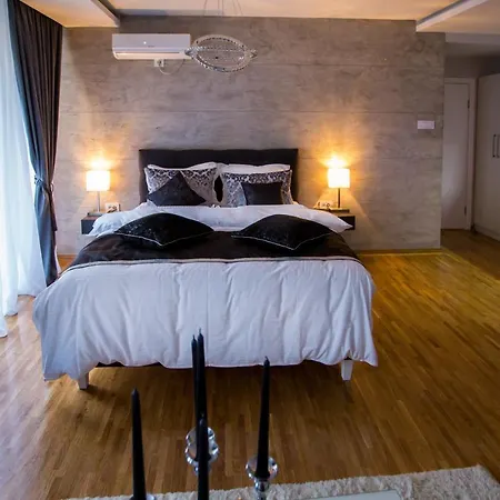 Exclusive And 公寓