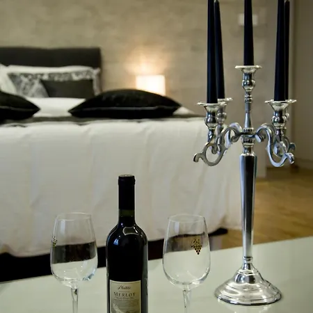 Exclusive And 公寓